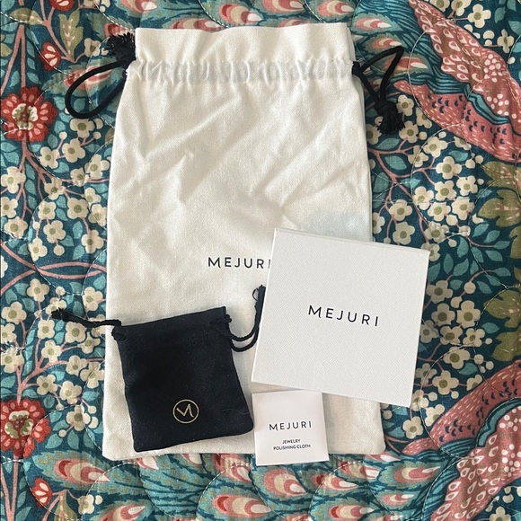 Mejuri Accessories - Mejuri jewelry box bundle